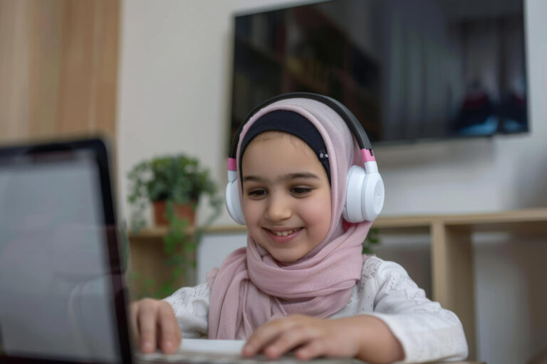 Bilingual-Milestones-What-to-Expect-in-the-First-6-Months