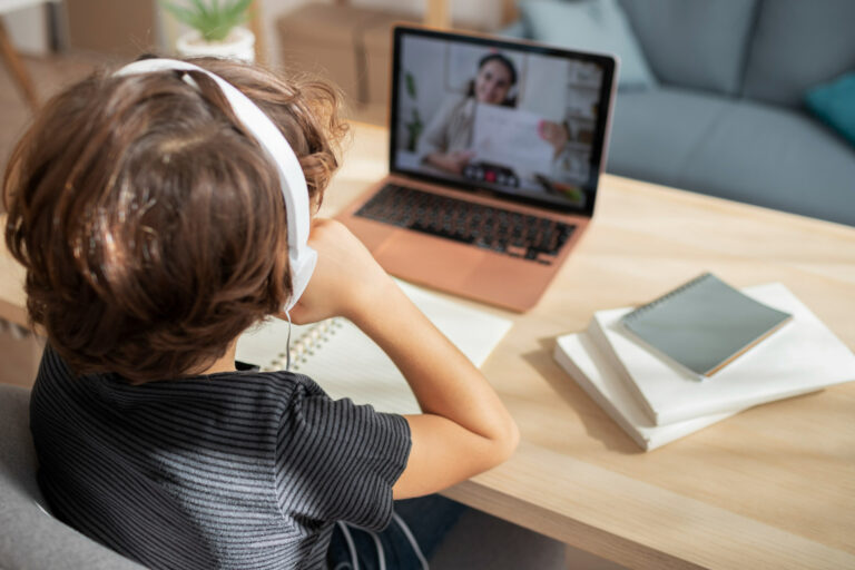 Why-One-on-One-Arabic-Lessons-Help-Children-Learn-Faster